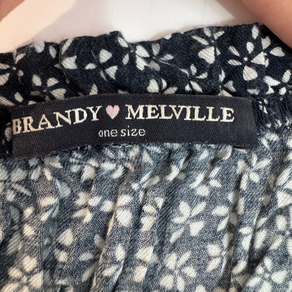 Brandy Melville Women OS Navy Floral Off Shoulder Long Sleeves Elastic Trim Top - Picture 2 of 8